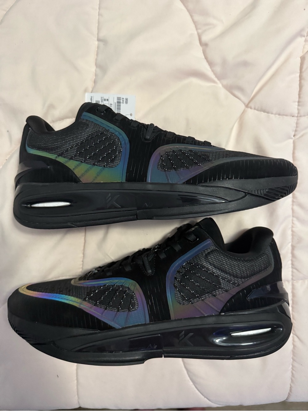 ANTA KTX Klay Thompson Men's Athletic Shoes Black with Iridescent Accent